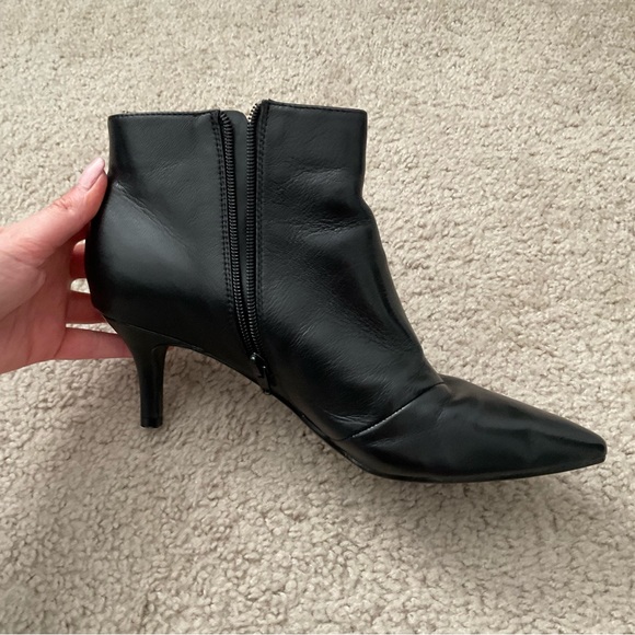 Aerosoles Epigram Pointed Toe Heeled Bootie, Size 10 - Picture 8 of 8